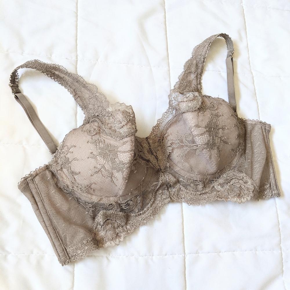 NWOT Victoria's Secret Grey Lace Bra
